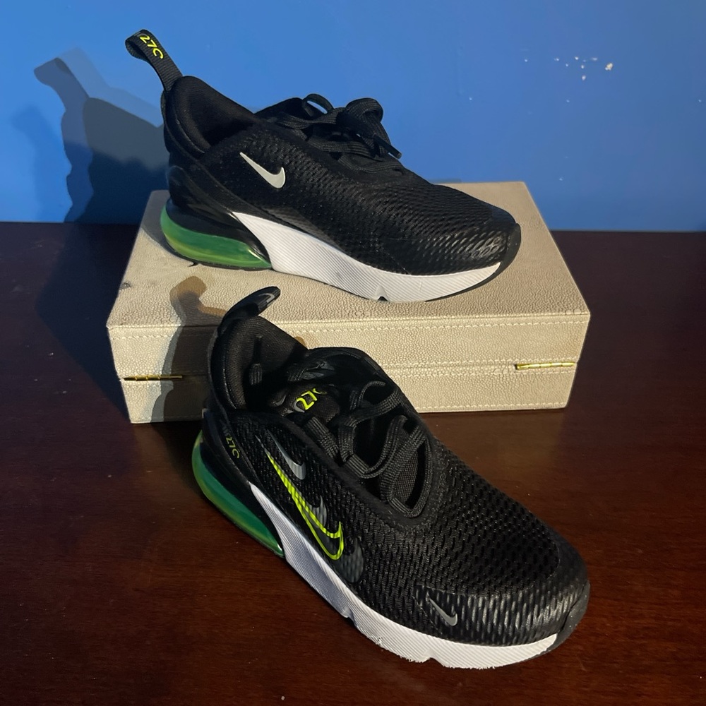 Nike Black and Green Sneakers with Modern Design